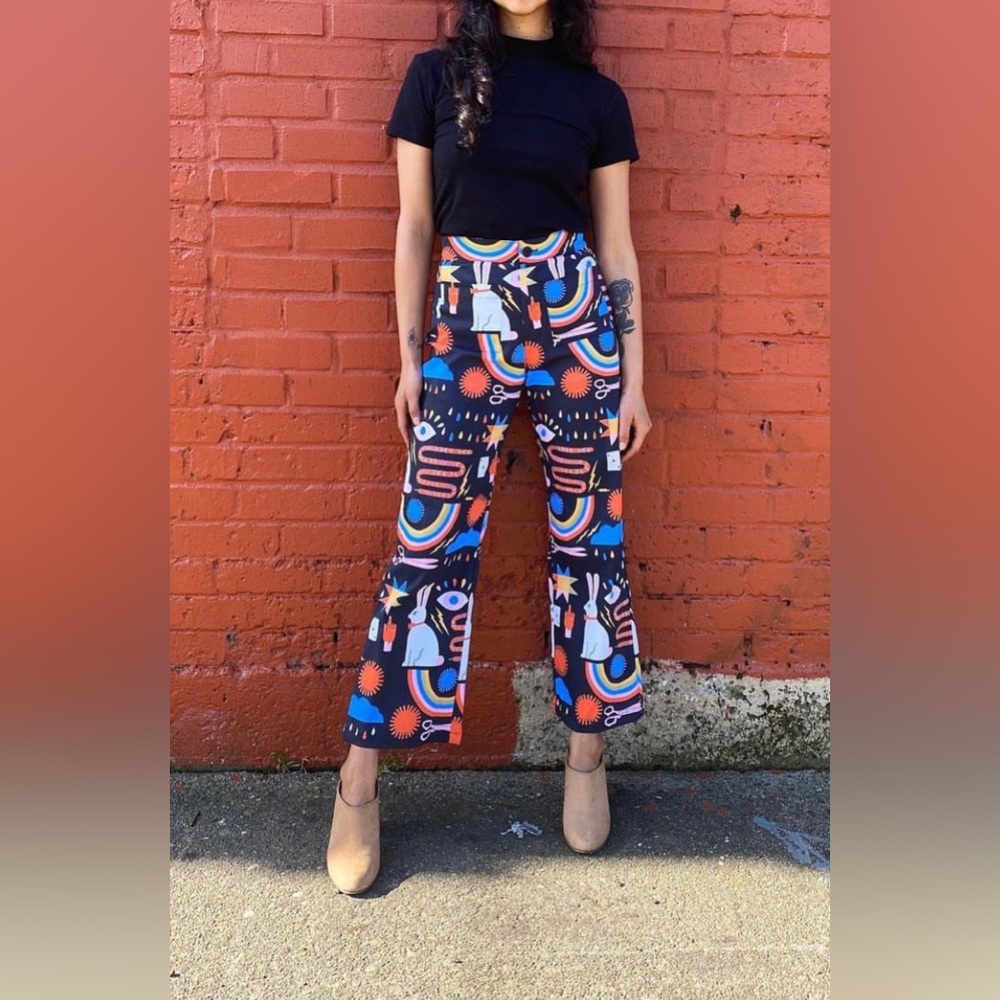 Nooworks Casual Bell Pant Size L Magic Print (tagged L but could also work as M)